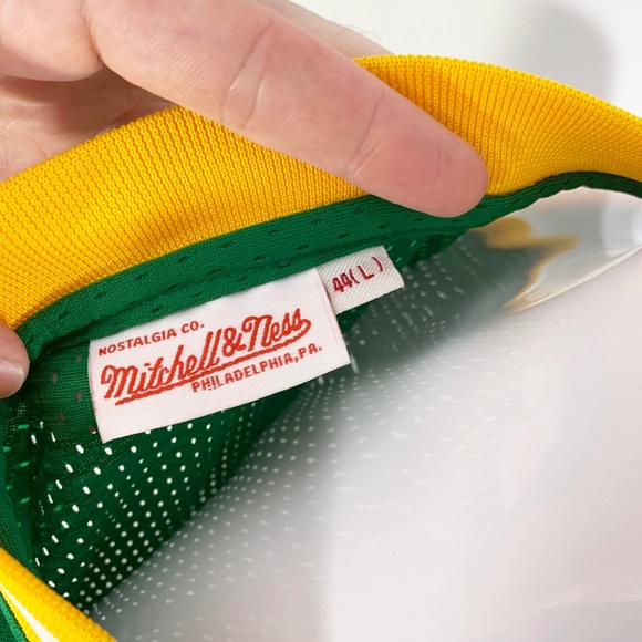 NBA Mitchell & Ness Shawn Kemp Jersey L - Picture 7 of 7